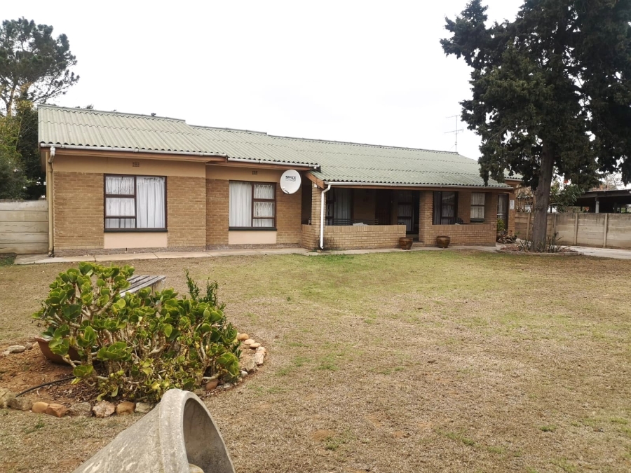 5 Bedroom Property for Sale in Despatch Central Eastern Cape